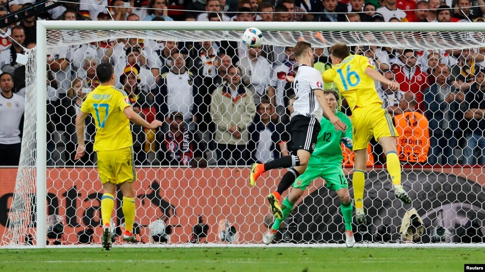 Momenti kur Shkodran Mustafi e shënon golin e parë për Gjermaninë 