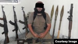 ИД сафида жанг қилган ўзбек жанггариларидан бири. Сурат 2014 йилда олинган ва қуйидаги хабарда айтилган жанггариларга мансуб эмас.