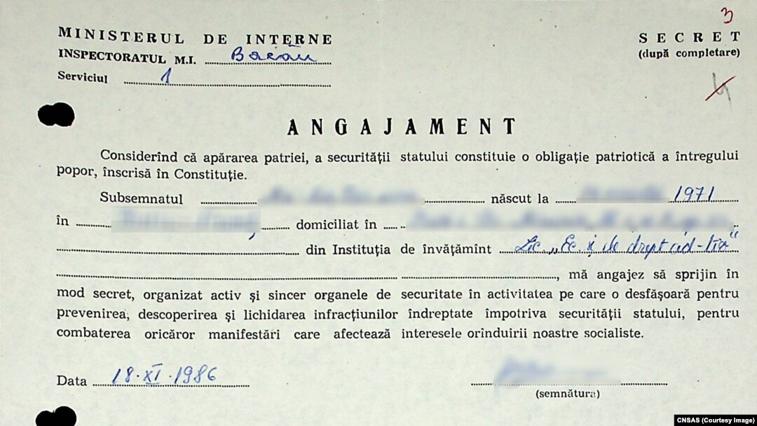Angajament de colaborare cu Securitatea semnat de elevul unul liceu din Bacău.
