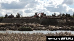 Видобуток токсичного піску в Керчі