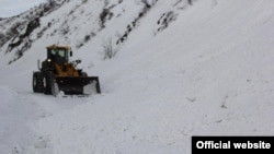 В высокогорных районах рано выпавший снег создает много проблем.