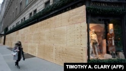 Дерев'яні міста: у США до виборів закривають вітрини крамниць – фотогалерея