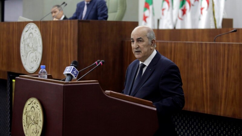 رئیس جمهور الجزائر زمان برگزاری همه پرسی قانون اساسی را اعلام کرد
