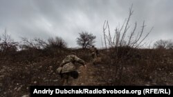 Військового ЗСУ поранено внаслідок обстрілу