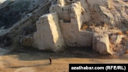 Gadymy Merw arheologiýa zolagy, Türkmenistanyň Mary welaýaty, 2014. 