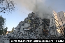 Руїни житлового будинку у Києві. Місце влучення російської ракети. 2 липня 2026 року