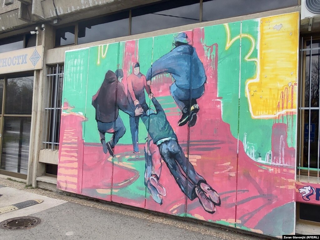 Një mural në ndërtesën e Fakultetit të Arteve Dramatike në Beograd, 26 nëntor 2024.