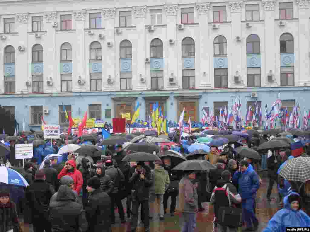 Акмәчәттә&nbsp;&quot;Русское единство&quot; фиркасе оештырган митинг