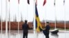 Ceremonia de ridicare a steagului suedez la sediul cartierului general al NATO, de la Bruxelles. 