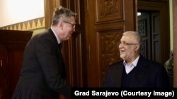 Gradonačelnik Sarajeva Samir Avdić (lijevo) i iranski ambasador u BiH Abouzar Ebrahimi Torkaman, Sarajevo, 30. oktobra 2025.