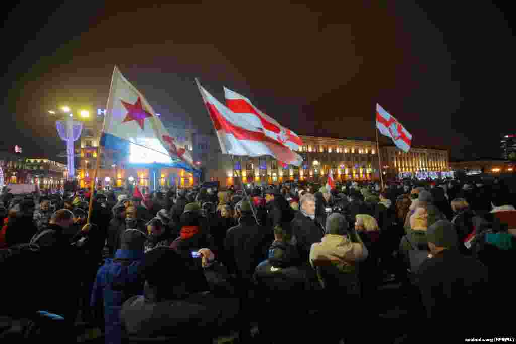 На пачатку пратэста міліцыянты заклікалі ўдзельнікаў мітынгу разысьціся, бо &laquo;мерапрыемства несанкцыянаванае&raquo;.