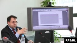 Владимир Школников, раиси бахши аврпуоии созмони Freedom House. Прага, Радиои Озодӣ, 30 июни соли 2009.