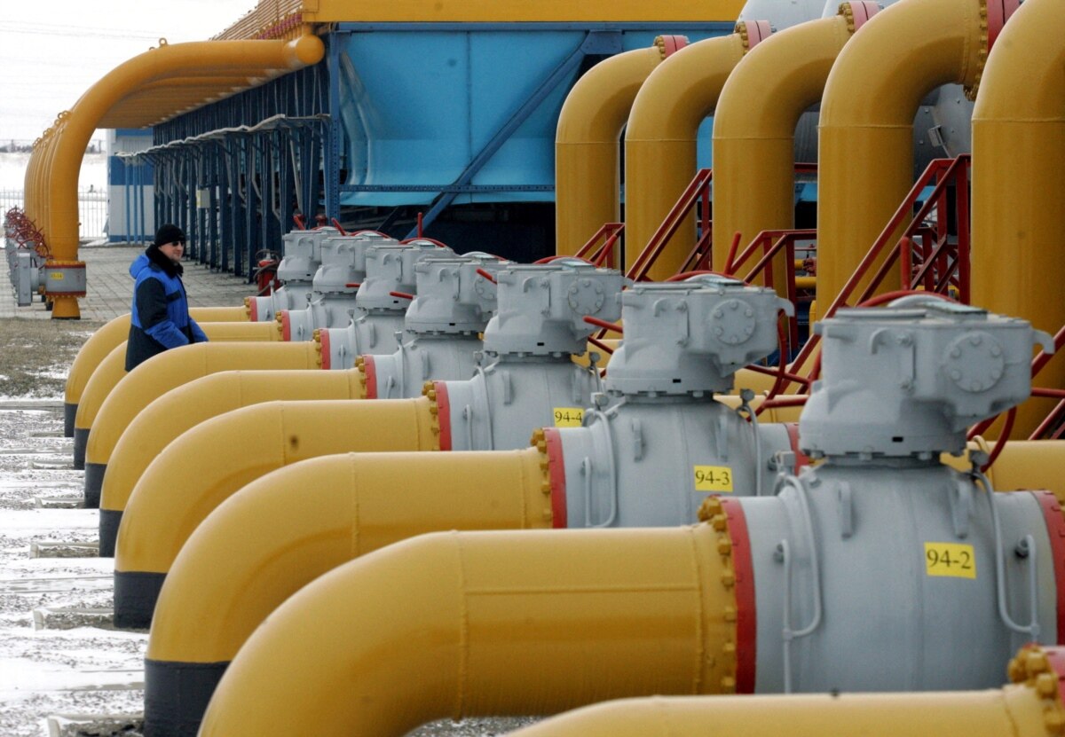 Посли ЄС схвалили план відмови від газу і нафти РФ до 2028 року – Reuters