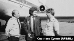 Сергей Пестерев (слева) – бортмеханик Ачинского авиаотряда. 1980-е гг.