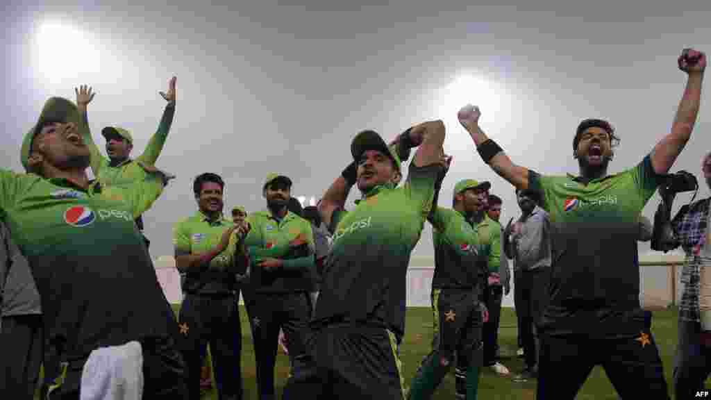 پاکستانۍ لوبډله په درېیمه ۲۰ اوریزه سیالۍ کې خپله بریا لمانځي