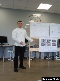 Cрочник Дмитрий Медведев, принужденный к контракту