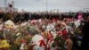 Посланици на чуждестранни дипломатически мисии полагат цветя на паметника на жертвите от атентата в “Крокус Сити Хол”, Москва, 30 март.