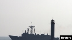 Американский военный корабль в Одессе на маневрах Sea Breeze, 12 июля 2010 г