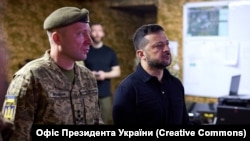 Головнокомандуючий ЗСУ Михайло Драпатий під час поїздки на фронт із президентом Володимиром Зеленським до 80-ї ОДШБр на Оріхівський напрямок, 26 серпня 2026 року