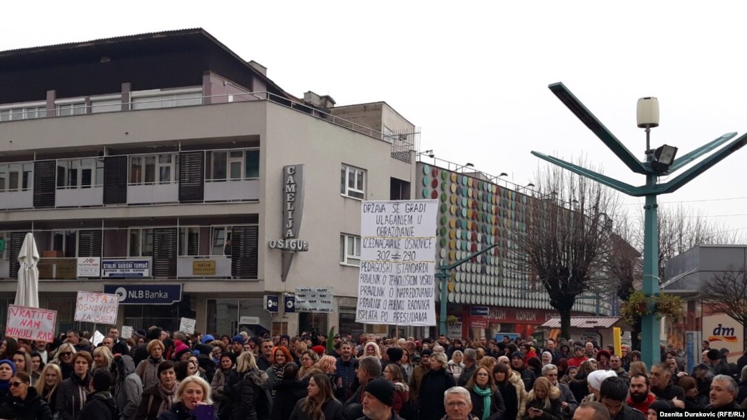 Protesti prosvjetnih radnika u Bihaću