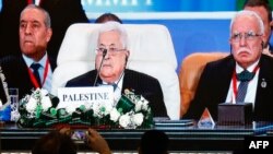 Președintele Autorității Palestiniene, Mahmoud Abbas, participă la summitul de pace de la Cairo.