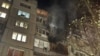 რუსეთის ჯარების მასირებული შეტევის შედეგად კიევის ერთ-ერთ საცხოვრებელ კორპუსში განადგურებული ბინები. 2025 წლის 14 ნოემბერი