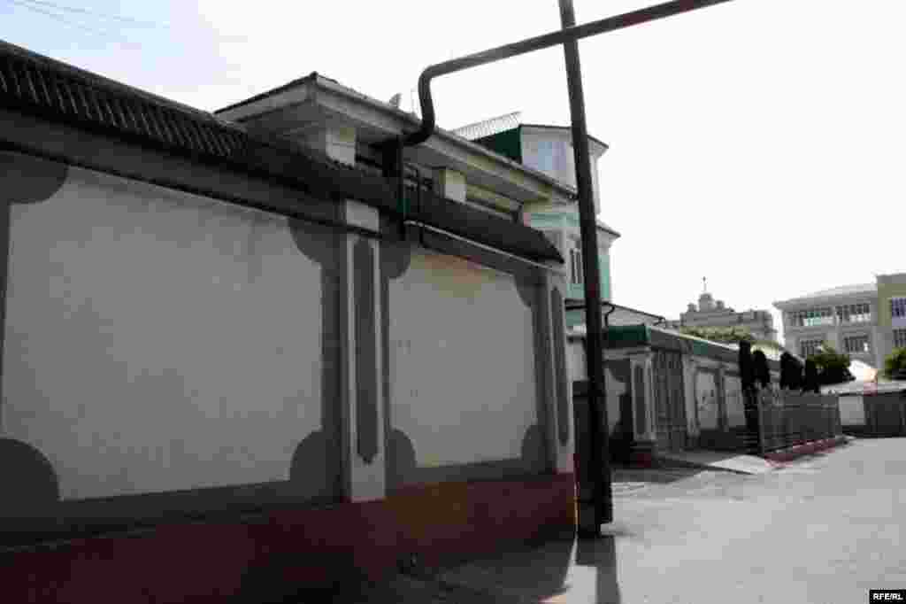 Бомпӯшиҳои рангини Душанбе #76