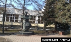 Помнік Еўдакіі Лось