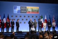 Президент США Джо Байден объявляет в рамках саммита НАТО о Совместной декларации поддержки Украины, принятой странами-членами G-7. 12 июля 2023 года