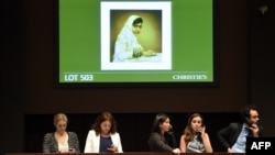 Малала Юсуфзайдың аукционға түскен портреті. Нью-Йорк, 14 мамыр 2014 жыл.