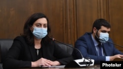 Armenia - Parliament deputies Lena Nazarian and Arman Yeghoian hold a news conference, November 19, 2020.