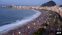 В июле Папа Римский провел богослужение на пляже Копакабана в Рио-де-Жанейро