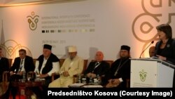 Predsednica Kosova Atifete Jahjaga na otvaranju konferencije u Prištini