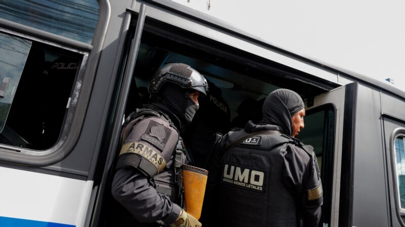Президент Эквадора ввёл режим вооруженного конфликта в стране