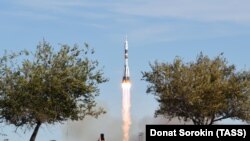 Запуск российской ракеты-носителя «Союз-ФГ» с кораблем «Союз МС-10» с «Гагаринского старта» космодрома Байконур. 11 октября 2018 года.