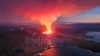 Вулканска ерупција на периферијата на евакуираниот град Гриндавик, во западен Исланд, на 14 јануари 2024 година.