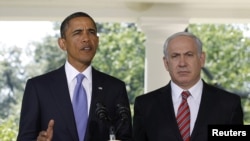 U.S. -- U.S. President Barack Obama and Israeli Prime Minister Benjamin Netanyahu deliver statements to the media from the Colonnade outside the Oval Office of the White House in Washington, 01Sep2010 