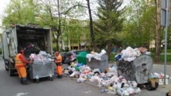 ЈП Комунална хигиена-Скопје“ собира и транспортира комуналeн отпад во Скопје.