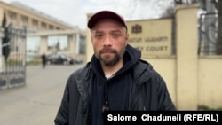 Зураб Хідашелі раніше був оштрафований на 5000 ларі за «перекриття дороги» на акції. Цей штраф він оскаржив