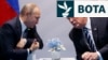 Presidenti amerikan, Donald Trump (djathtas) me presidentin rus, Vladimir Putin, gjatë një takimi të zhvilluar më 2017.