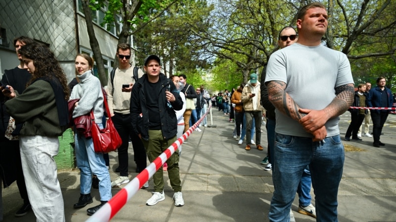 В Угорщині закрилися виборчі дільниці, явка досягла рекордно високого рівня