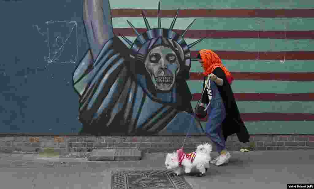 ИРАН - САД, а не иранското раководство, се виновни за економските потешкотии во Иран, изјави иранскиот претседател Хасан Рохани. Тој рече дека Иран се соочува со голем притисок и економски санкции во последниве 40 години.