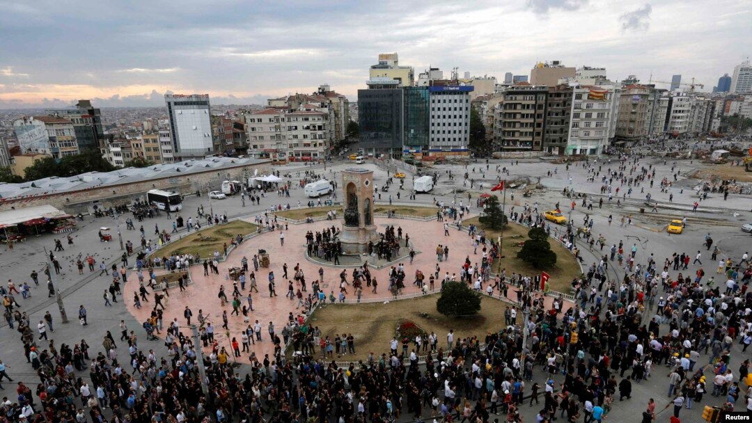 Protesti u parku Gezi u Istanbulu, 13 juni 2013.