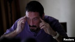 John McAfee, milionarul creator al celebrului program anti-virus care îi poartă numele și care s-a sinucis miercuri în celula sa din închisoarea din Barcelona. 