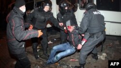 Донецк, 13 марта, пострадавший при нападении про-российских активистов на митинг "За единую Украину"