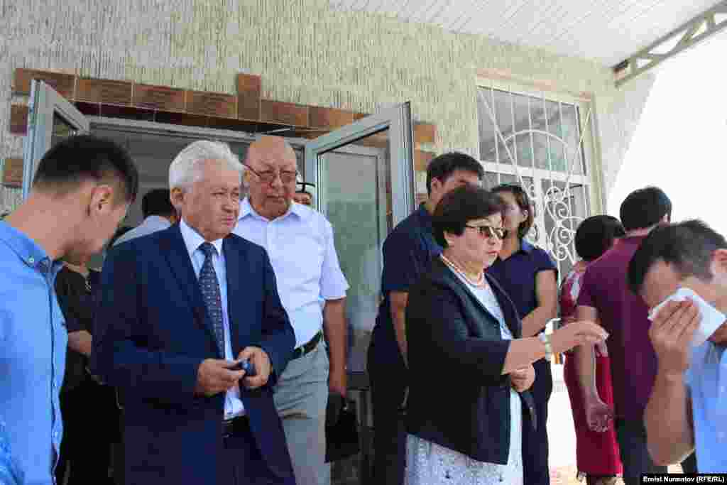 The entire staff of RFE/RL's Kyrgyz Service extends its sincere condolences to Ulanbek's parents, wife, and relatives.