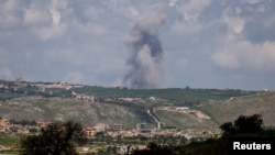 دود ناشی یک حمله بر لبنان که از شمال اسرائیل دیده می شود(آرشیف)
