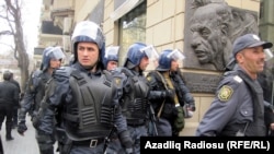 Polis