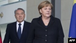 Қазақстан президенті Нұрсұлтан Назарбаев пен Германия канцлері Ангела Меркель.