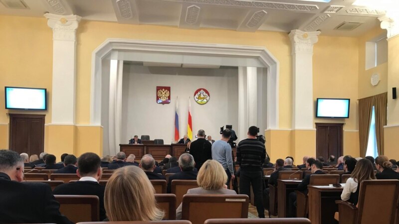 В парламенте Северной Осетии поддержали инициативу довести стипендию до минимального прожиточного уровня